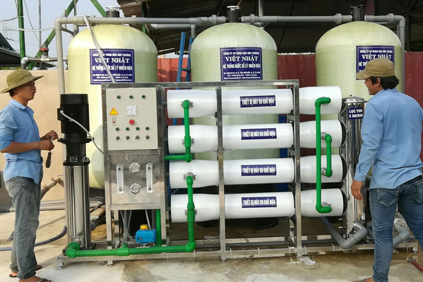 Xử lý nước nhiễm mặn bằng máy lọc nước nhiễm mặn