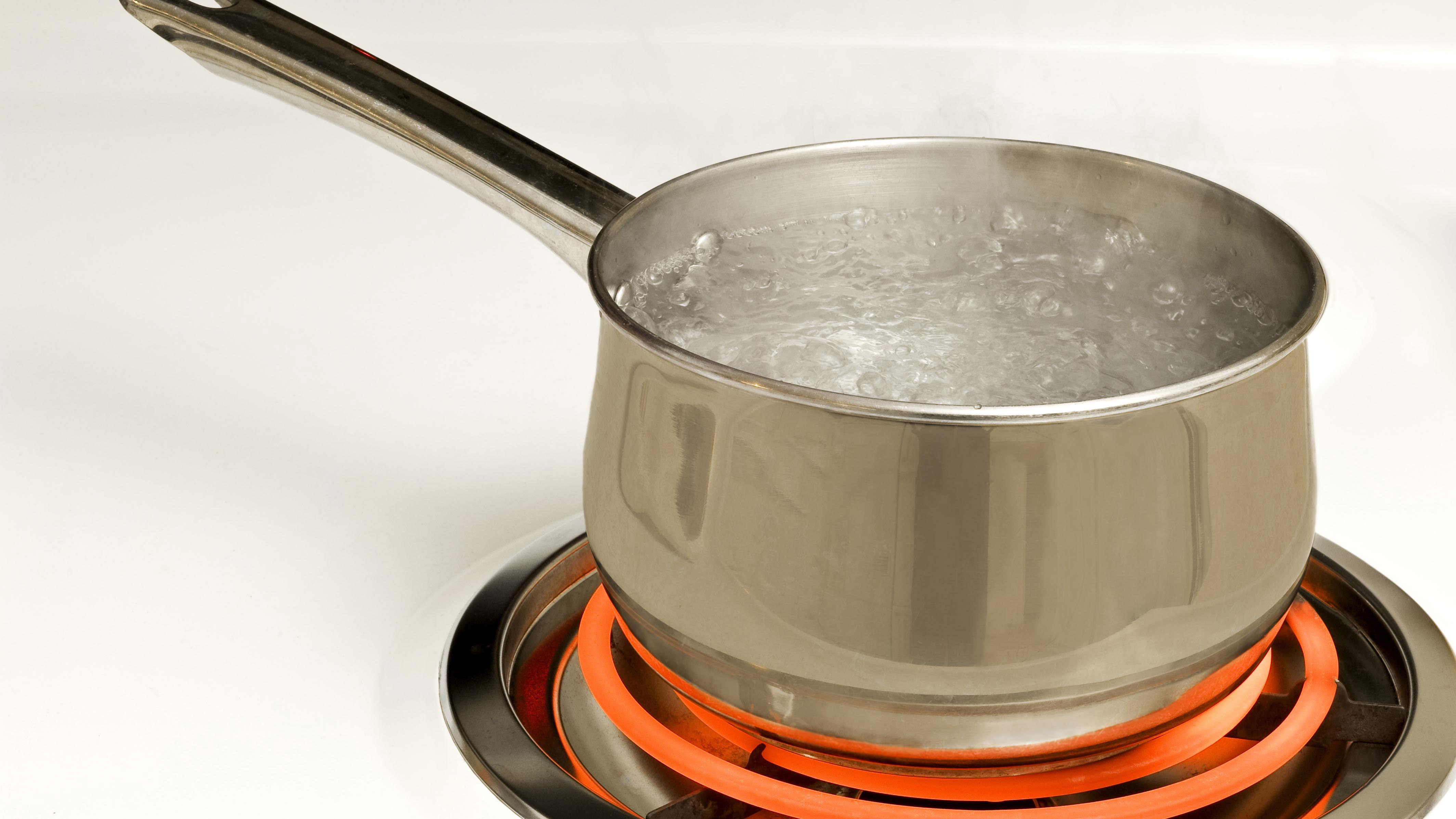 Khử Clo nước máy bằng phương pháp đun sôi nước