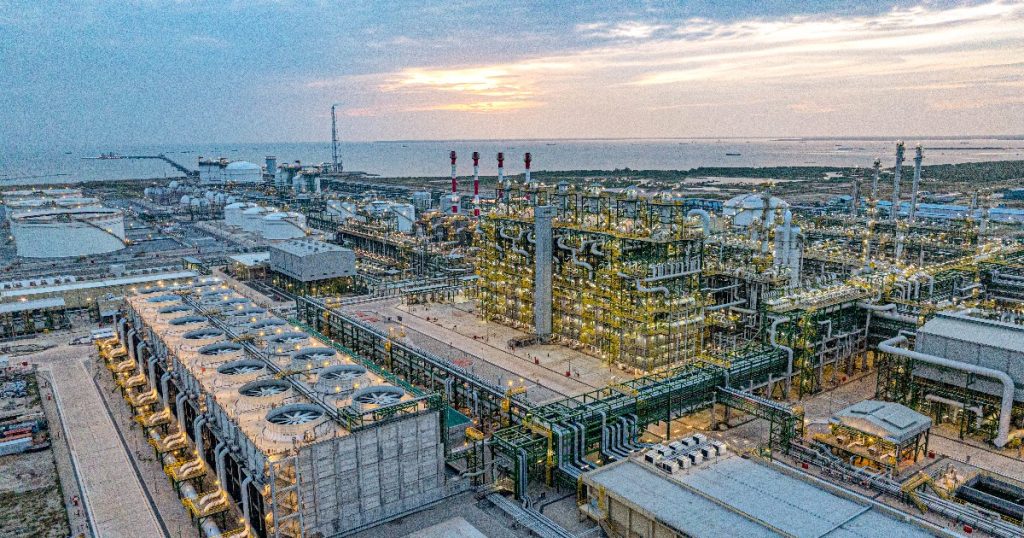 Nhà máy lọc hóa dầu Long Sơn