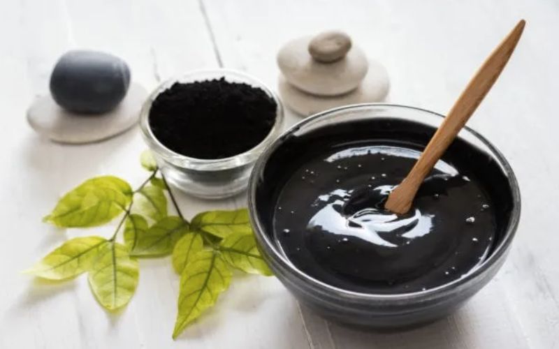 Sử dụng than hoạt tính làm đẹp