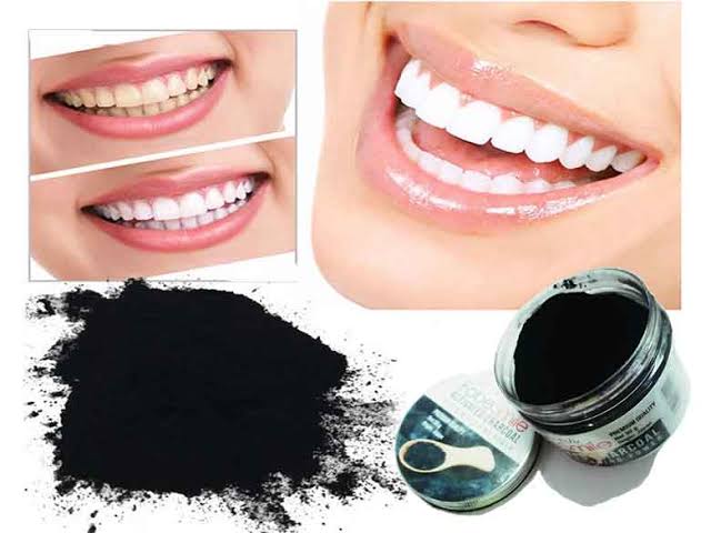 Than hoạt tính làm đẹp hỗ trợ làm trắng răng