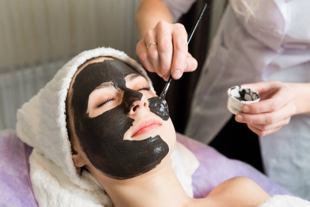 7 Cách Làm Mặt Nạ Than Hoạt Tính Trị Mụn Hiệu Quả Tại Nhà